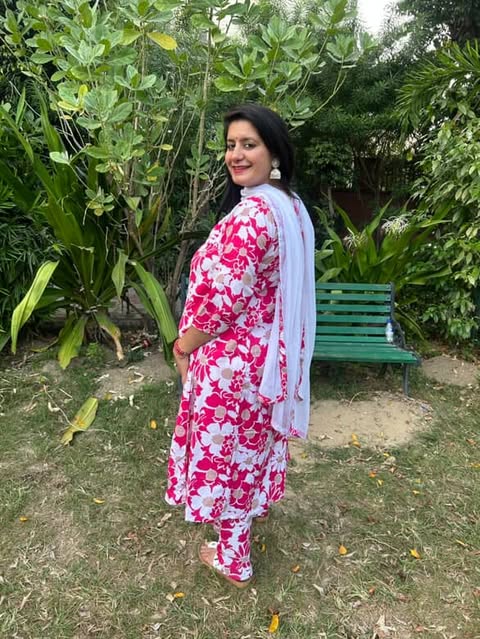 Women Pink & White Cotton Blend Floral Printed Kurta & Pant With Dupatta