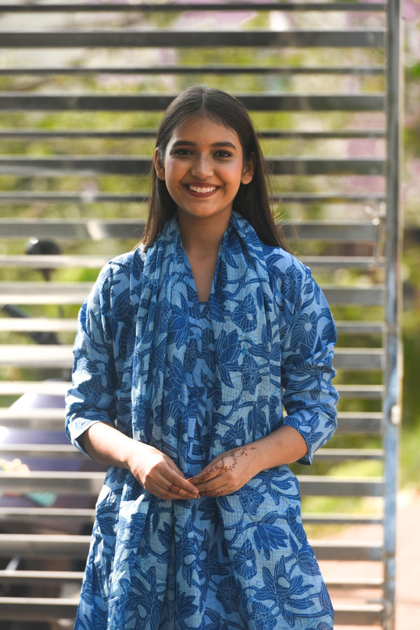 Women Cotton Blend Floral Printed Kurta & Pant With Dupatta