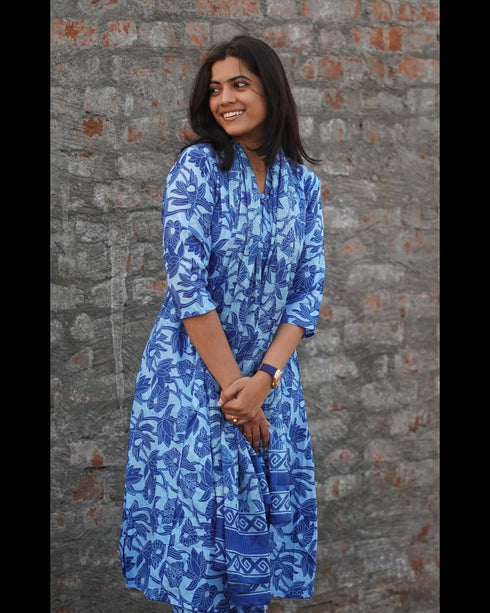 Women Cotton Blend Floral Printed Kurta & Pant With Dupatta