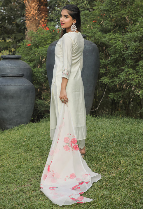Cream Silk Embroidered Kurta Set With Dupatta