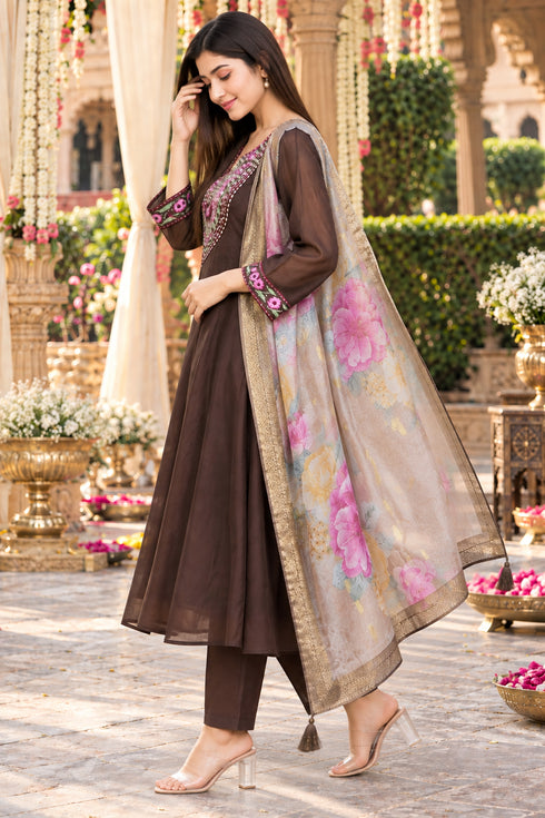 Rajnandini-Women's-Mul-Chanderi-with-Inner-Resham-Thread-Embroidered-A-Line-Kurta-&-Pant-With-Dupatta-ST323BW0826