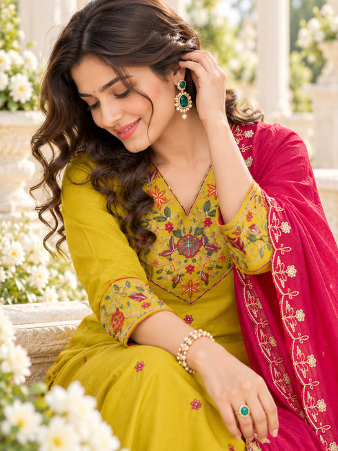 Rajnandini-Women's-Mul-Chanderi-with-Inner-Embroidered-Straight-Kurta-&-Pant-With-Dupatta-ST342MS0826