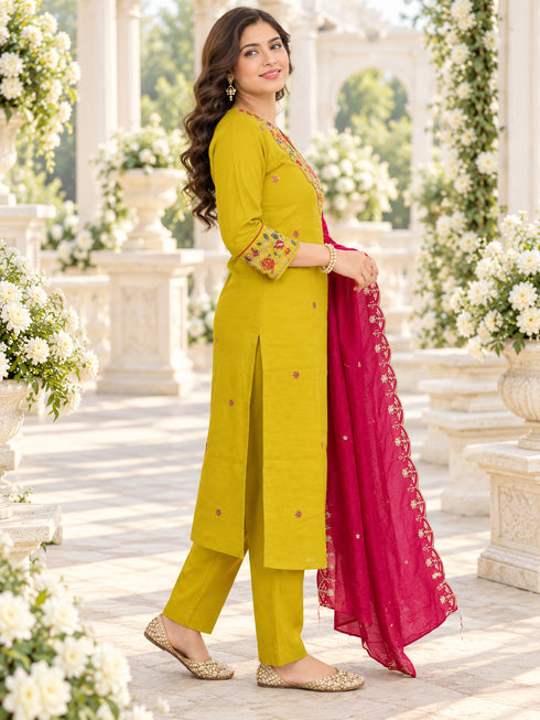 Rajnandini-Women's-Mul-Chanderi-with-Inner-Embroidered-Straight-Kurta-&-Pant-With-Dupatta-ST342MS0826